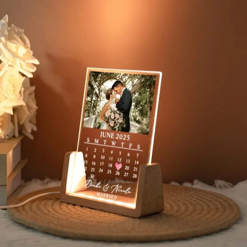 Personalised Married Calendar Date - Image 3